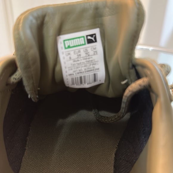 Gently worn Pumas - Picture 4 of 6